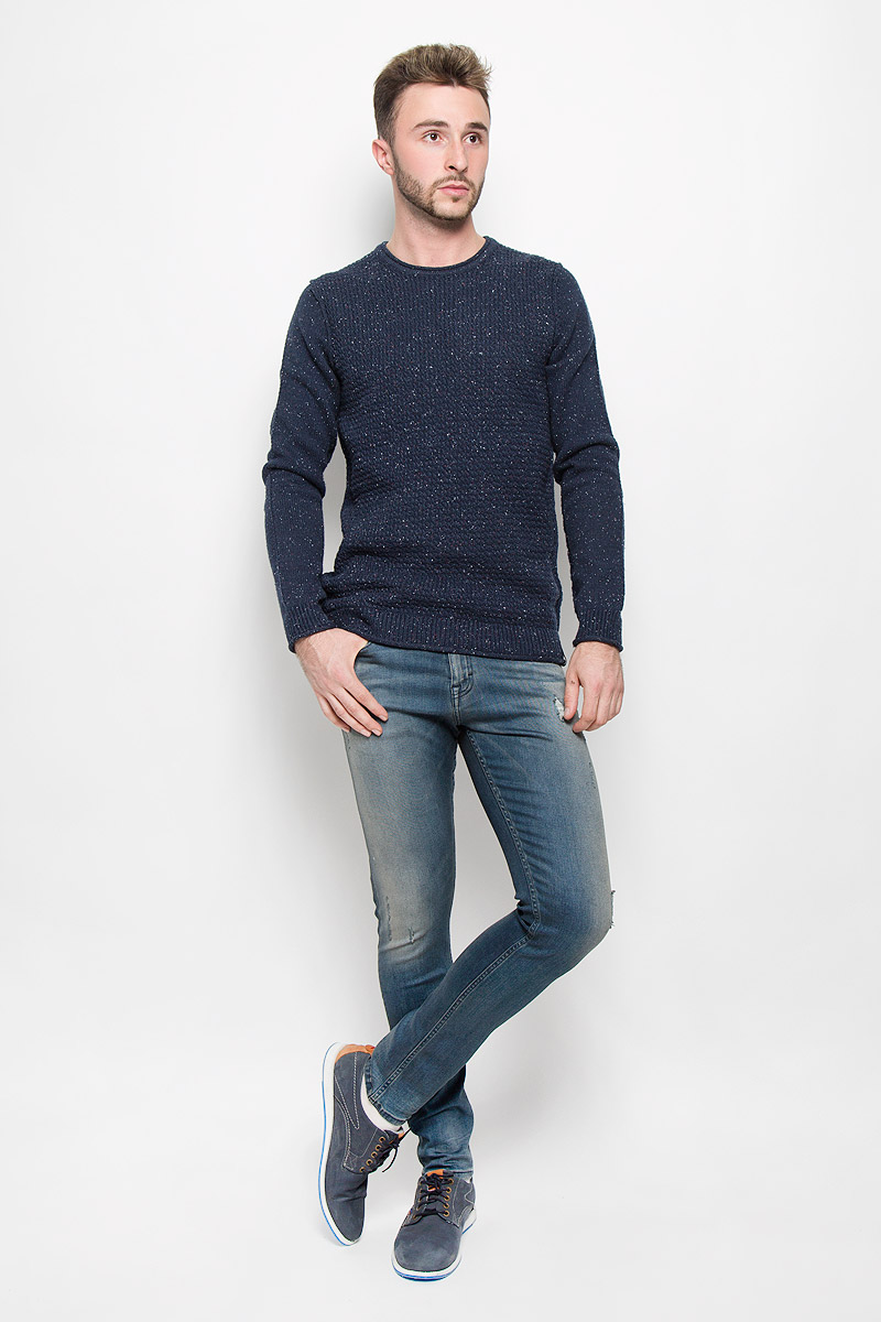 Джинсы мужские Calvin Klein Jeans, цвет: темно-синий. J30J301036_9204. Размер 33 (50/52)A16-21102_800 Джинсы мужские Calvin Klein Jeans, цвет: темно-синий. J30J301036_9204. Размер 33 (50/52)A16-21102_800Модные мужские джинсы Calvin Klein - это джинсы высочайшего качества, которые прекрасно сидят. Они выполнены из высококачественного эластичного хлопка с добавлением эластомультиэстера, что обеспечивает комфорт и удобство при носке.Джинсы-скинни заниженной посадки станут отличным дополнением к вашему современному образу. Джинсы застегиваются на пуговицу в поясе и ширинку на застежке-молнии, дополнены шлевками для ремня. Джинсы имеют классический пятикарманный крой: спереди модель дополнена двумя втачными карманами и одним маленьким накладным кармашком, а сзади - двумя накладными карманами. Модель оформлена перманентными складками и эффектом потертости.Эти модные и в то же время комфортные джинсы послужат отличным дополнением к вашему гардеробу.