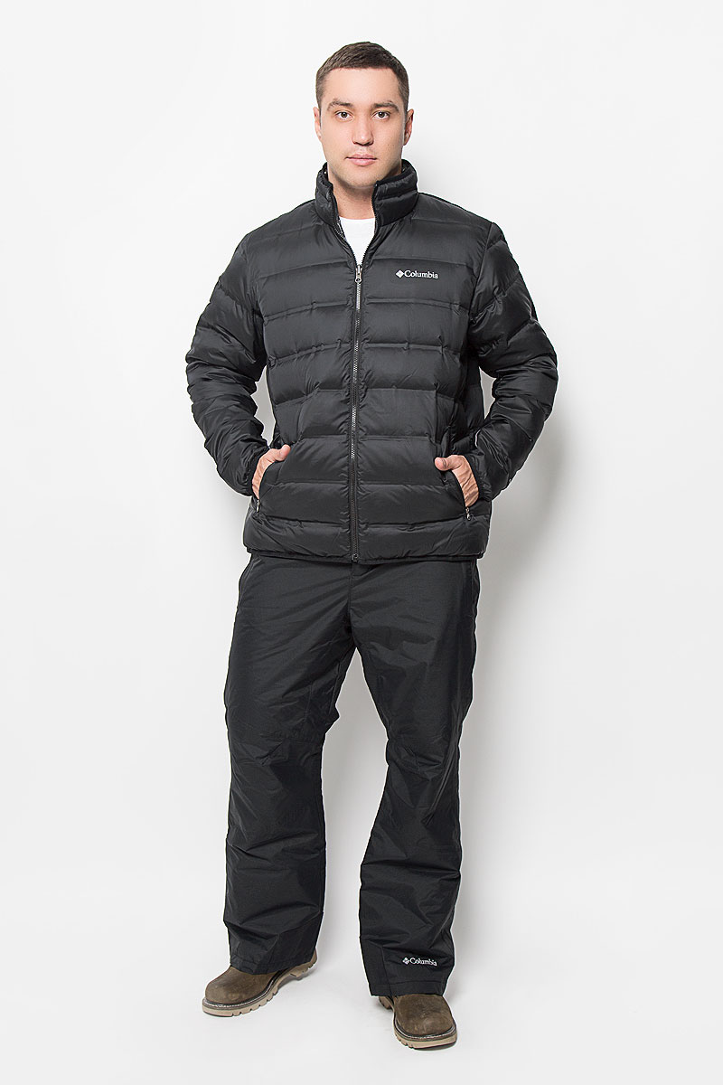 Куртка мужская Columbia Cascade Peak Down Jacket, цвет: черный. 1694451-010. Размер L (48/50)1694451-010 Куртка мужская Columbia Cascade Peak Down Jacket, цвет: черный. 1694451-010. Размер L (48/50)1694451-010Отличная мужская куртка Columbia Cascade Peak Down Jacket, выполненная из полиэстера, незаменимая вещь в прохладную погоду. Технология Omni-Heat обеспечивает идеальную терморегуляцию, водоотталкивающая пропитка защитит от грязи и легкого дождя. Модель с воротником стойкой и длинными рукавами застегивается на застежку-молнию. Края воротника, низ рукавов и низ изделия обработаны эластичной бейкой. Спереди куртка дополнена двумя вместительными прорезными карманами на застежках-молниях. С внутренней стороны изделия расположено четыре вместительных накладных кармана. На груди модель оформлена логотипом бренда. Эта потрясающая куртка послужит отличным дополнением к вашему гардеробу!