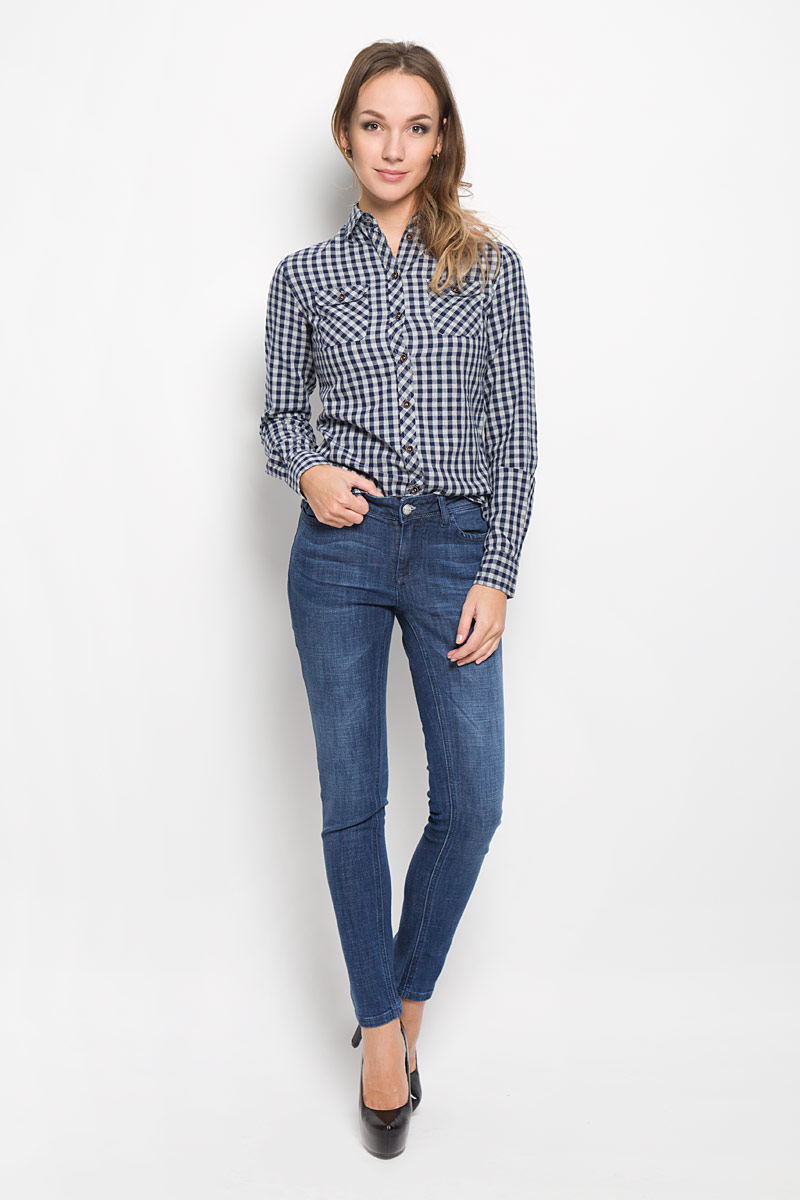 Джинсы женские Lee Cooper, цвет: темно-синий. W10078-1706. Размер 25-32 (40-32)W10078-1706/WN14 Джинсы женские Lee Cooper, цвет: темно-синий. W10078-1706. Размер 25-32 (40-32)W10078-1706/WN14Стильные женские джинсы Lee Cooper - джинсы высочайшего качества на каждый день, которые прекрасно сидят. Модель зауженного кроя и средней посадки изготовлена из высококачественного материала - хлопка с добавлениемполиэстера и лайкры.Изделие оформлено потертым эффектом.Застегиваются джинсы на пуговицу в поясе и ширинку на застежке-молнии, имеются шлевки для ремня. Спереди модель оформлены двумя втачными карманами, а сзади - двумя накладными карманами.Эти модные и в тоже время комфортные джинсы послужат отличным дополнением к вашему гардеробу. В них вы всегда будете чувствовать себя уютно и комфортно.