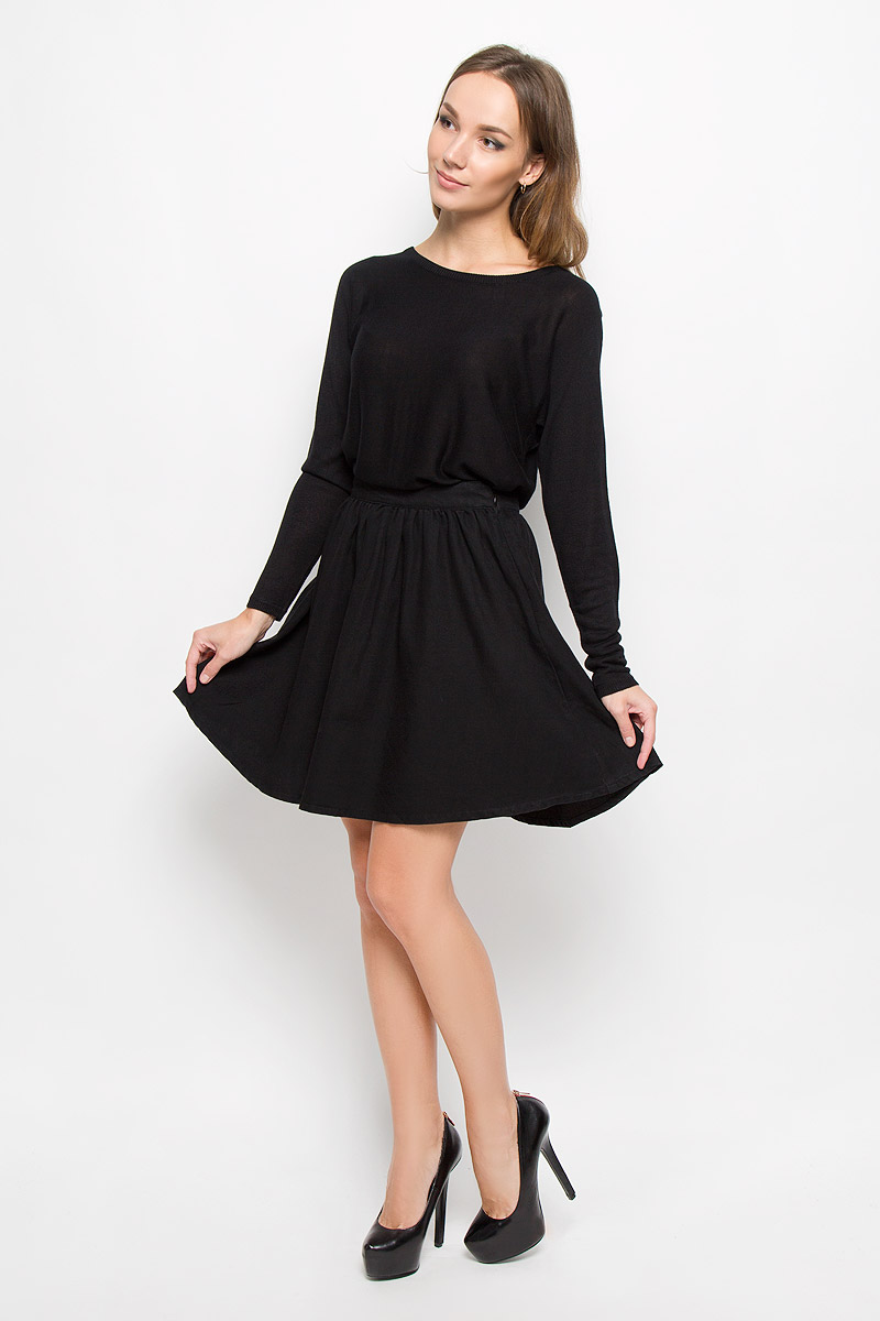 Юбка Vero Moda, цвет: черный. 10163640. Размер M (44)10163640_Black Юбка Vero Moda, цвет: черный. 10163640. Размер M (44)10163640_BlackМодная женская юбка Vero Moda, выполненная из 100% хлопка, обеспечит вам комфорт и удобство при носке. Стильная юбка-миди А-силуэта дополнена на поясе фирменными складочками, которые придают модели пышность. Изделие застегивается сбоку на застежку-молнию.Модная юбка-миди выгодно освежит и разнообразит ваш гардероб. Создайте женственный образ и подчеркните свою яркую индивидуальность!