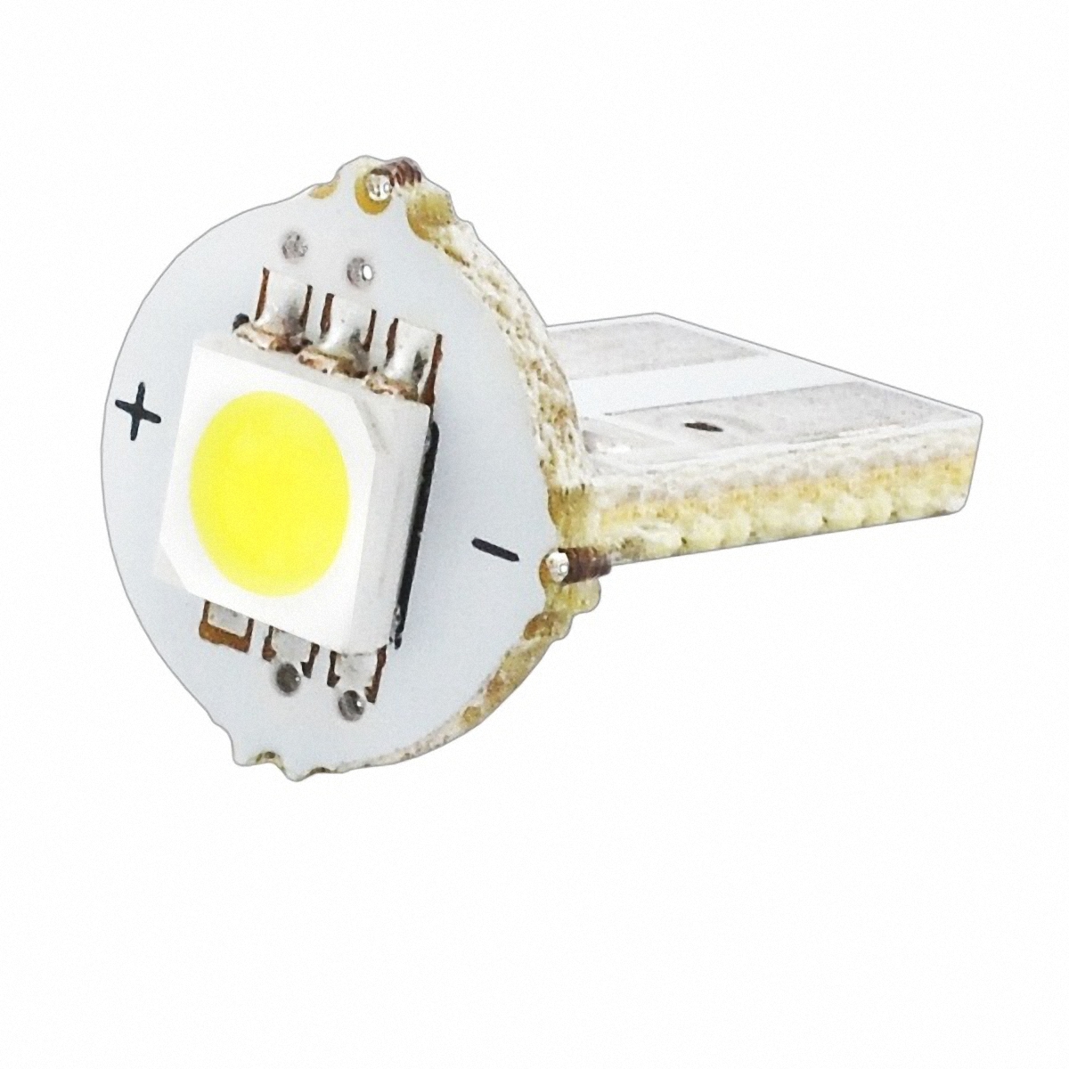 Автолампа диодная Skyway, T10 (W5W), без цоколяST10-1SMD-5050/T10-5050-1SMD Автолампа диодная Skyway, T10 (W5W), без цоколяST10-1SMD-5050/T10-5050-1SMDАвтолампа диодная Skyway - это наиболее практичный выбор для автомобиля. Диодные лампы служат в 100 раз дольше обычных ламп, при этом не бояться перепадов температур, устойчивы к ударам и вибрациям. Лампы обладают одной особенностью: когда перегорает один светодиод, остальные продолжают свою работу. По своим размерам они достаточно компактны и имеют разные цветовые вариации, а благодаря низкому потреблению энергии, светодиодные лампы снижают нагрузку на генератор и аккумулятор автомобиля.1 SMD диод. Без цоколя. 1-контактная. Цвет: белый.