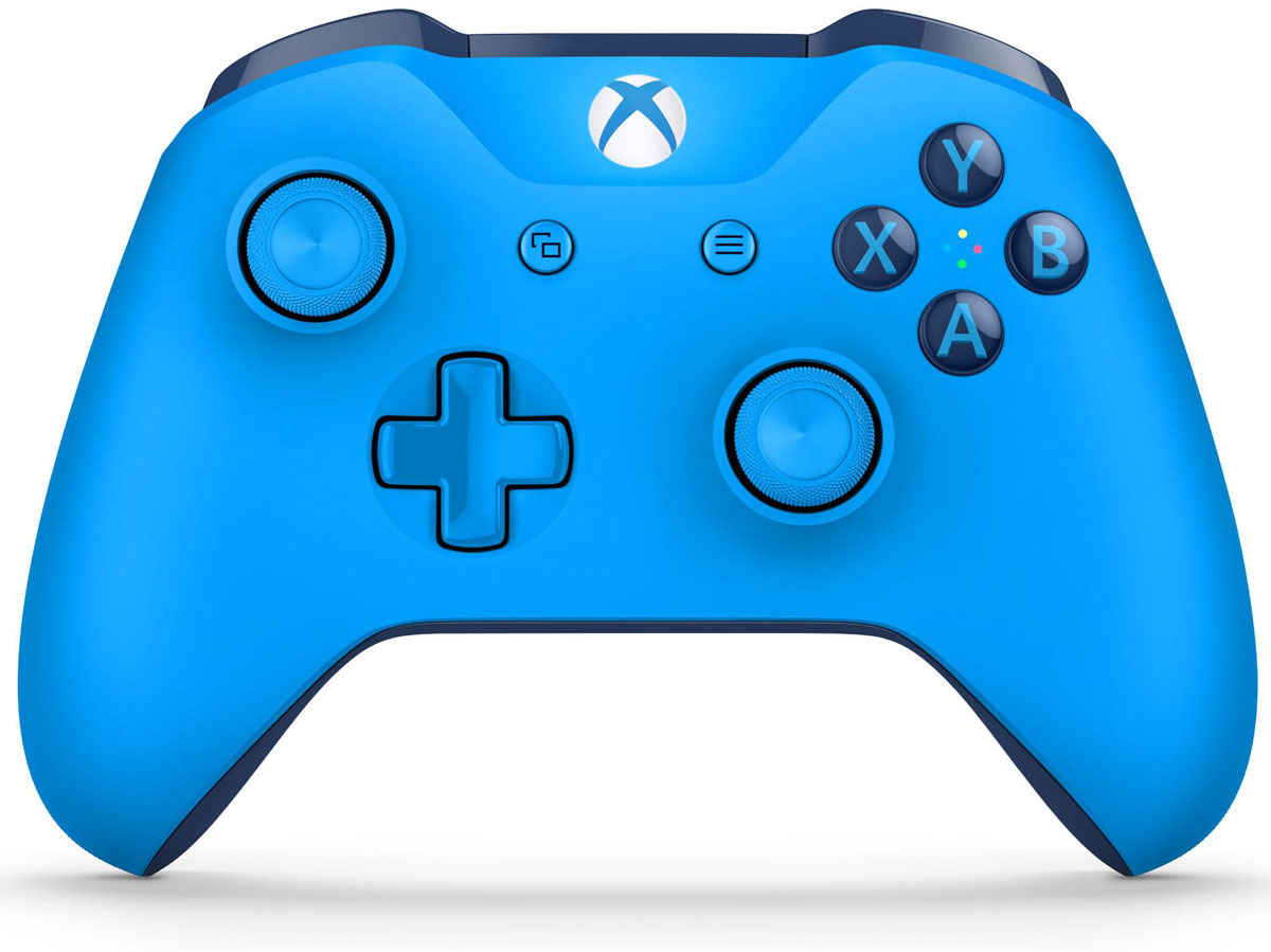 Xbox One Blue беспроводной геймпадWL3-00020 Xbox One Blue беспроводной геймпадWL3-00020Ощутите невероятное удобство управления с беспроводным геймпадом Xbox One Crimson Omen. Импульсные триггеры обеспечивают вибрационную обратную связь, так что вы почувствуете малейшую тряску и столкновения с высочайшей точностью. Отзывчивые мини-джойстики и усовершенствованная крестовина повышают точность. А к 3,5 - мм стереогнезду можно напрямую подключить любую совместимую гарнитуру.Почувствуйте игру благодаря импульсным триггерам. Вибрационные электродвигатели в триггерах обеспечивают прецизионную обратную связь, передавая отдачу оружия, столкновения и тряску для достижения невиданного реализма в играх!Теперь геймпад оснащен 3,5-мм стереогнездом, к которому можно напрямую подключить любимую игровую гарнитуру.Поддерживается беспроводное обновление прошивки, благодаря чему для обновления не требуется подключать геймпад с помощью кабеля USB.ТочностьКрестовина отлично реагирует как на касания, так и на нажатия навигационных кнопокМини-джойстики удобнее в использовании и точнее работаютТриггеры и бамперы ускоряют доступ к командамКомфортРазмер и контуры геймпада комфортны для рук любого игрокаБатареи скрыты в корпусе, благодаря чему геймпад удобнее лежит в рукеДругие особенностиКомплект поставки: беспроводной геймпад и 2 батареи типоразмера AAРадиус действия до 6 мК консоли можно одновременно подключить до 8 беспроводных геймпадовКнопки Меню и Просмотр облегчают навигациюПростая привязка профилей к геймпадуК новому встроенному стереогнезду для гарнитуры можно подключить дополнительные устройства, например гарнитуру для чатаГеймпад совместим с зарядным устройством для геймпада Xbox One, гарнитурой для чата Xbox One и стереогарнитурой Xbox One.