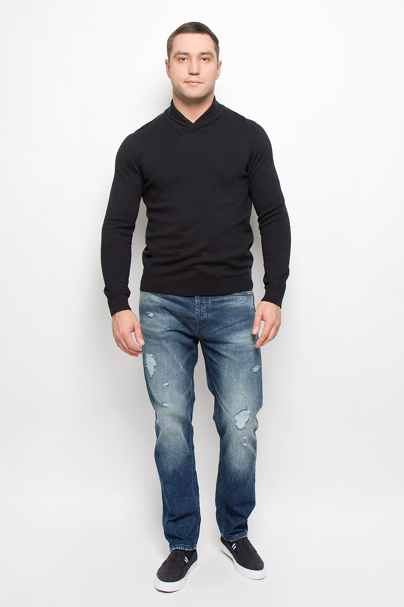 Джемпер мужской Jack & Jones Premium, цвет: черный. 12110636. Размер XL (50)12110636_Black Джемпер мужской Jack & Jones Premium, цвет: черный. 12110636. Размер XL (50)12110636_BlackСтильный мужской джемпер Jack & Jones, выполненный из натурального хлопка, станет стильным дополнением к вашему образу. Материал изделия очень мягкий и тактильно приятный, не стесняет движений, хорошо пропускает воздух.Джемпер с воротником-шалью и длинными рукавами. Манжеты рукавов и низ изделия связаны резинкой.Джемпер - идеальный вариант для создания образа в стиле Casual. Он подарит вам уют и комфорт в течение всего дня.