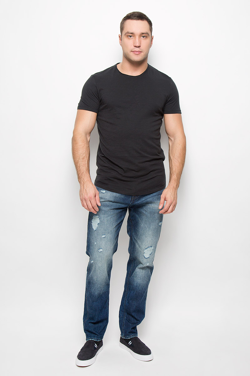 Футболка мужская Selected Homme Antonio Banderas, цвет: черный. 16051686. Размер S (44)16051686_Black Футболка мужская Selected Homme Antonio Banderas, цвет: черный. 16051686. Размер S (44)16051686_BlackМужская футболка Selected Homme Antonio Banderas, выполненная из натурального хлопка, идеально подойдет для повседневной носки. Материал очень мягкий и приятный на ощупь, не сковывает движения и позволяет коже дышать.Футболка прямого кроя с короткими рукавами имеет круглый вырез горловины, дополненный двойной окантовкой с закрученными краями.Такая футболка будет дарить вам комфорт в течение всего дня!
