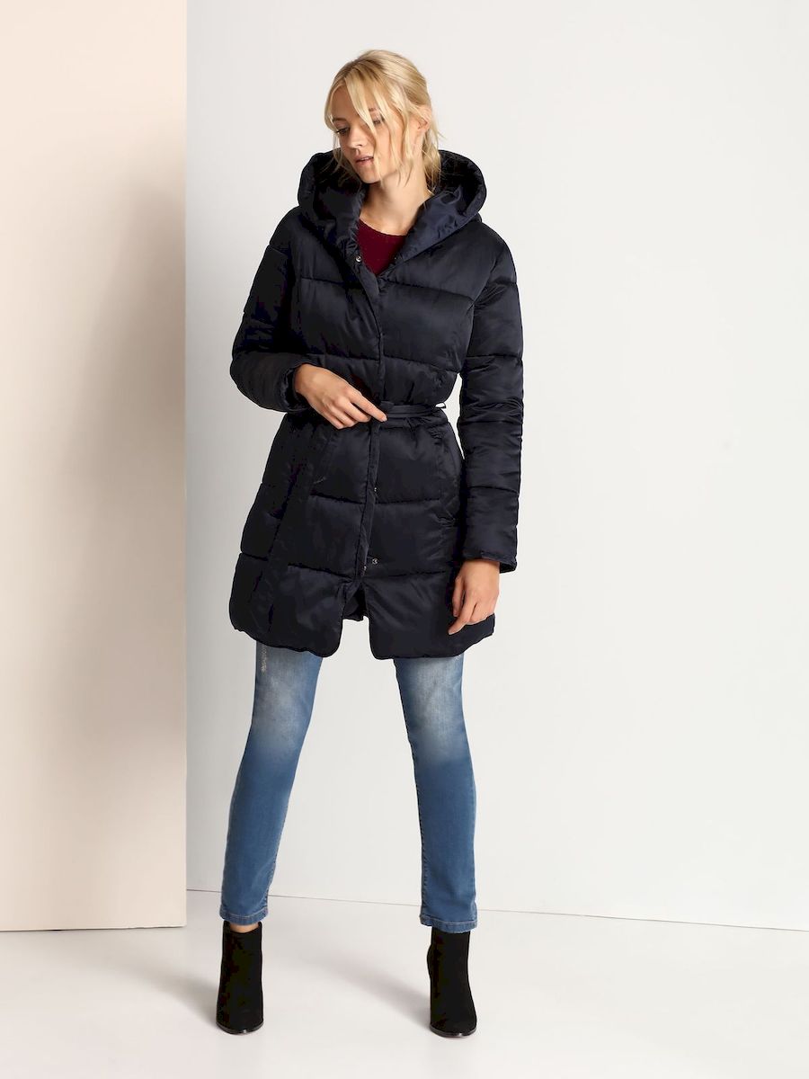 Куртка женская Top Secret, цвет: темно-синий. SKU0694GR. Размер 38 (44)SKU0694GR Куртка женская Top Secret, цвет: темно-синий. SKU0694GR. Размер 38 (44)SKU0694GRСтильная женская куртка Top Secret, выполнена из 100% полиэстера. Модель приталенного силуэта с капюшоном и длинными рукавами застегивается на металлическую застежку-молнию и дополнительно ветрозащитной планкой на металлические кнопки. Рукава модели дополнены эластичными внутренними манжетами, препятствующими проникновению холодного воздуха. Спереди изделие дополнено двумя втачными карманами. Текстильный ремешок подчеркивает линию талии.