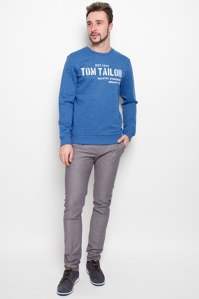 Толстовка мужская Tom Tailor, цвет: синий меланж. 2530384.00.10_6157. Размер XL (52)2530384.00.10_6157 Толстовка мужская Tom Tailor, цвет: синий меланж. 2530384.00.10_6157. Размер XL (52)2530384.00.10_6157Утепленная мужская толстовка, изготовленная из хлопка с добавлением полиэстера, необычайно мягкая и приятная на ощупь, не сковывает движения. Модель с круглым вырезом горловины и длинными рукавами. Вырез горловины, низ рукавов и низ модели дополнены трикотажными резинками. Толстовка оформлена оригинальными принтовыми надписями. Изнаночная сторона выполнена небольшими петельками.