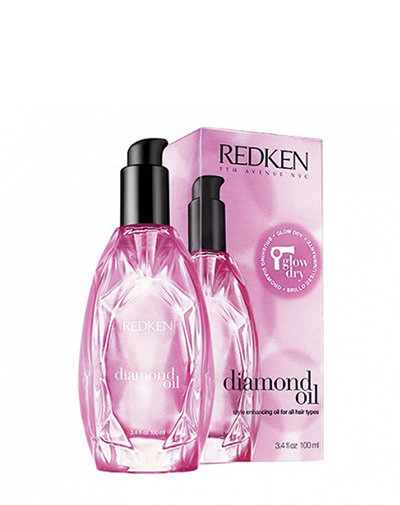 Redken Diamond Oil Термозащитное масло для сияния волос, 100 млP1146500 Redken Diamond Oil Термозащитное масло для сияния волос, 100 млP1146500Первое термо-активное масло. Ультра легкие масляные экстракты не утяжеляют волосы. Термо-активные компоненты наполняют волосы во время укладки блеском, абсорбируют влагу и ускоряют время укладки. Питательные свойства масла обеспечивают гладкость и облегчают укладку.Даже самые сухие и поврежденные волосы теперь блестящие, гладкие и увлажненные.