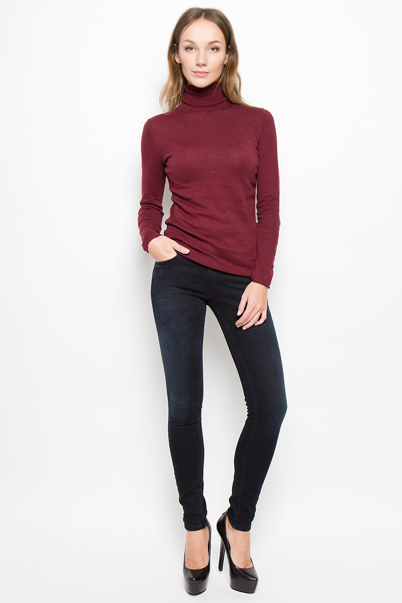 Джинсы женские Calvin Klein Jeans, цвет: темно-синий. J20J200961. Размер 25 (36/38)1473621-010 Джинсы женские Calvin Klein Jeans, цвет: темно-синий. J20J200961. Размер 25 (36/38)1473621-010Женские джинсы Calvin Klein Jeans выполнены из эластичного хлопка. Модель-скинни застегивается спереди на пуговицу и имеет ширинку с застежкой-молнией. Спереди изделие дополнено двумя втачными карманами и одним маленьким накладным, сзади - двумя накладными карманами. Джинсы оформлены легким эффектом потертости.