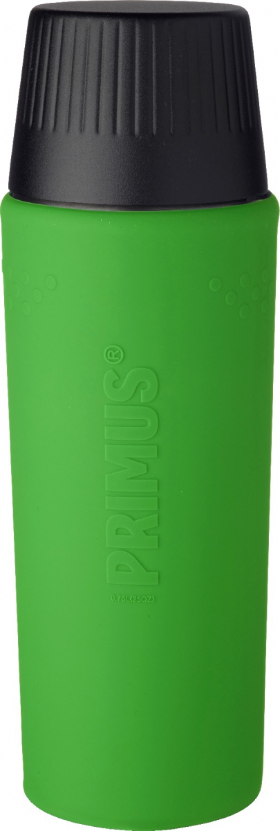 Термос Primus TrailBreak EX Vacuum Bottle, цвет: зеленый, 750 мл737957 Термос Primus TrailBreak EX Vacuum Bottle, цвет: зеленый, 750 мл737957Термос из новой коллекции экспедиционных термосов шведской компании Primus. Его главные достоинства - надежность, эффективность, функциональность и стильный дизайн. Термос сделан из высокопрочной нержавеющей стали (двустенный - вакуумная технология) и оснащен силиконовым рукавом, защищающим руки от прикосновения к металлу на холоде (морозе). Кроме того, силикон препятствует случайному выскальзыванию термоса из рук. Крышка также имеет двойные стенки и изготовлена из нержавеющей стали, поэтому напиток в ней дольше сохраняет заданную температуру. Термос комплектуется двумя пластиковыми пробками: стандартной и с системой ClickClose (для наливания напитка необходимо просто повернуть крышку).Благодаря конусовидной форме термос легче размещать в рюкзаке или сумке. Объем термоса: 750 мл.