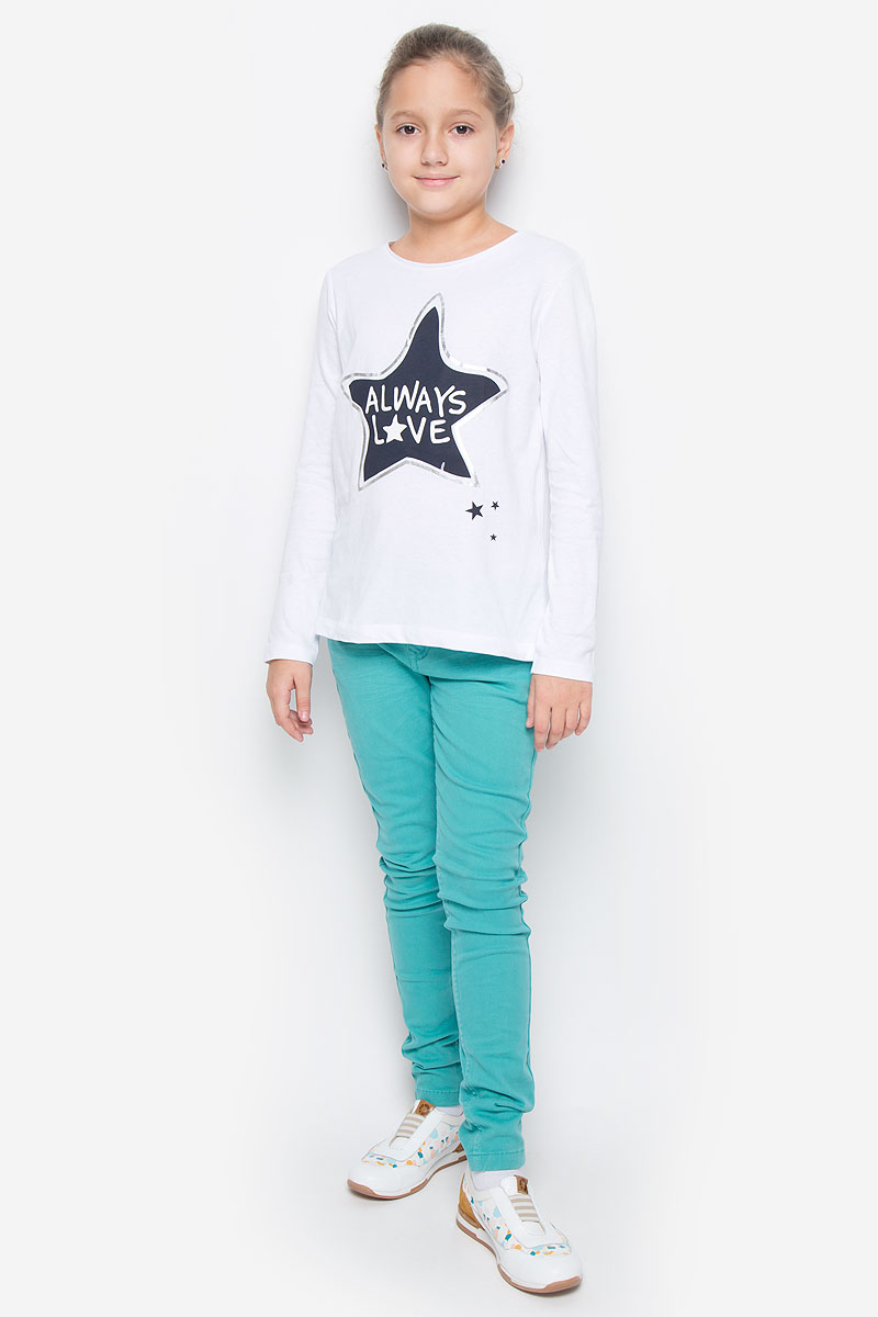 Футболка с длинным рукавом для девочки Button Blue, цвет: белый. 216BBGC12030200. Размер 104, 4 года216BBGC12030200 Футболка с длинным рукавом для девочки Button Blue, цвет: белый. 216BBGC12030200. Размер 104, 4 года216BBGC12030200Футболка для девочки Button Blue выполнена из натурального хлопка. Модель с круглым вырезом горловины и длинными рукавами оформлена спереди оригинальным принтом.