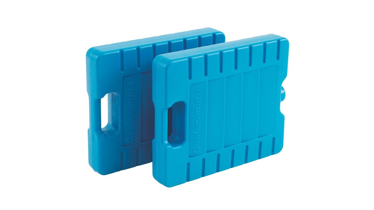 Аккумулятор холода Outwell Ice Block L, цвет: синий, 800 мл, 2 шт590055 Аккумулятор холода Outwell Ice Block L, цвет: синий, 800 мл, 2 шт590055Многоразовый аккумулятор холода Outwell Ice Block L предназначен для использования в термосумках. Он станет незаменимым помощником в походах и на пикниках. Изделие не токсично.Аккумулятор предварительно охлаждается в холодильнике, а затем помещается в термосумку для сохранения прохладной температуры.В комплект входят 2 аккумулятора.Общий объем: 800 мл.