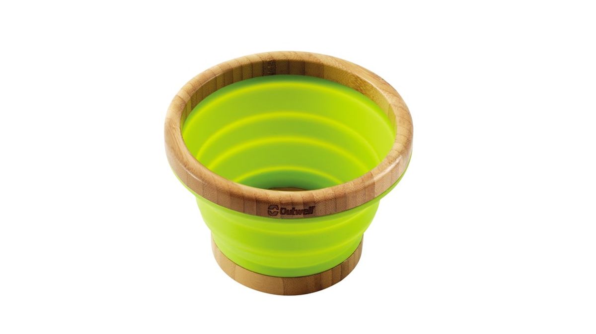 Миска складная Outwell Collaps Bamboo Bowl L, цвет: зеленый, коричневый650357 Миска складная Outwell Collaps Bamboo Bowl L, цвет: зеленый, коричневый650357Складная миска Outwell Collaps Bamboo Bowl L выполнена из высококачественного силикона и бамбука. В сложенном виде она практически плоская! Из сложенного состояния она раскрывается, превращаясь во вместительную миску. Силикон и бамбук не вступают в реакцию с пищей и не выделяют вредных веществ. Миска легкая и прочная, ее невозможно разбить.Размер в сложенном виде: 15 х 15 х 3 см.Размер в разложенном виде: 15 х 15 х 10 см.
