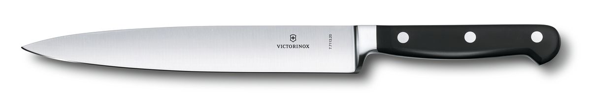 Нож разделочный Victorinox, кованый, длина лезвия 20 см7.7113.20 Нож разделочный Victorinox, кованый, длина лезвия 20 см7.7113.20Нож Victorinox отлично подходит для разделки крупных овощей (капуста, свекла, кабачок), для нарезки больших кусков сырого и вареного мяса, разделки курицы, крупной рыбы. Имеет узкое кованое лезвие, которое изготавливается методом горячей ковки из цельного куска стали, отличается большей прочностью, чем лезвие из прокатной стали, и выдерживает значительные нагрузки.