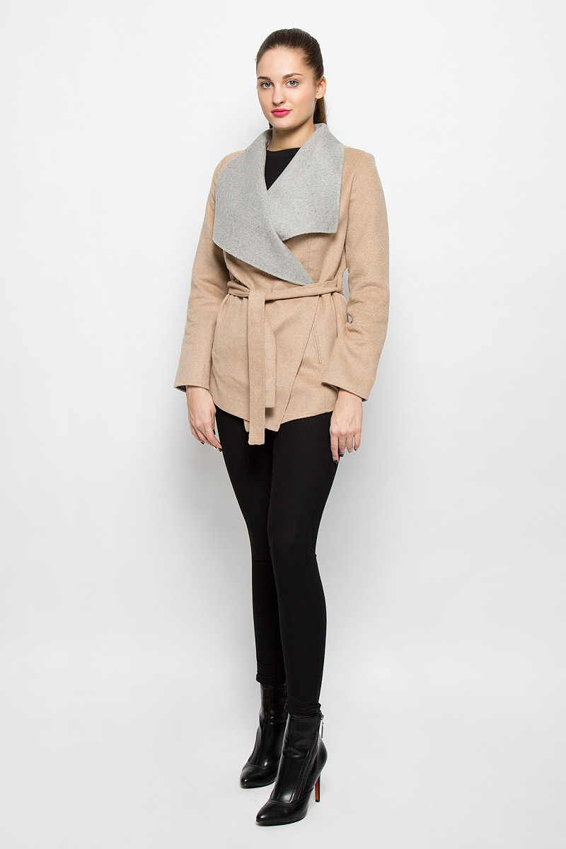 Куртка женская Tom Tailor Contemporary, цвет: светло-коричневый. 3532834.00.75_8168. Размер 34 (40)3532834.00.75_8168 Куртка женская Tom Tailor Contemporary, цвет: светло-коричневый. 3532834.00.75_8168. Размер 34 (40)3532834.00.75_8168Женская куртка Tom Tailor Contemporary c длинными рукавами и воротником-апаш выполнена из комбинированного материала. Модель не имеет застежек и фиксируется при помощи съемного пояса. Изделие имеет два втачных кармана спереди.
