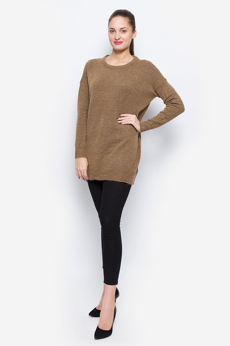 Джемпер женский Vero Moda, цвет: коричневый. 10159163. Размер S (42)10159163_Tigers Eye Джемпер женский Vero Moda, цвет: коричневый. 10159163. Размер S (42)10159163_Tigers EyeУдлиненный женский джемпер Vero Moda выполнен из акрила с добавлением нейлона, шерсти альпака и эластана. Модель с круглым вырезом горловины и длинными рукавами выполнена в лаконичном стиле. Горловина, манжеты рукавов и низ джемпера связаны резинкой.