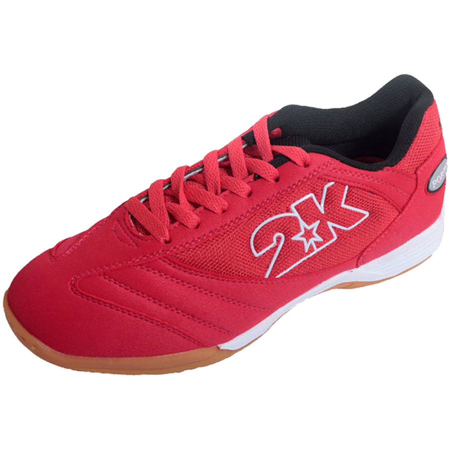 Бутсы для футзала 2K Sport Porto, цвет: красный, белый. Размер 41,5125414-red Бутсы для футзала 2K Sport Porto, цвет: красный, белый. Размер 41,5125414-redКлассические футзальные бутсы 2K Sport Porto идеально подойдут как для регулярных соревнований, так и для обычных тренировок. Мягкий и комфортный верх изготовлен из искусственной замши и текстиля. Эргономичная конструкция, обеспечивающая идеальную посадку, точность движений и оптимальный контроль мяча. Стелька из экопрена и синтетическая подкладка обеспечивают удобство стопы. Накладки на стельку увеличивают прочность и устойчивость подошвы.