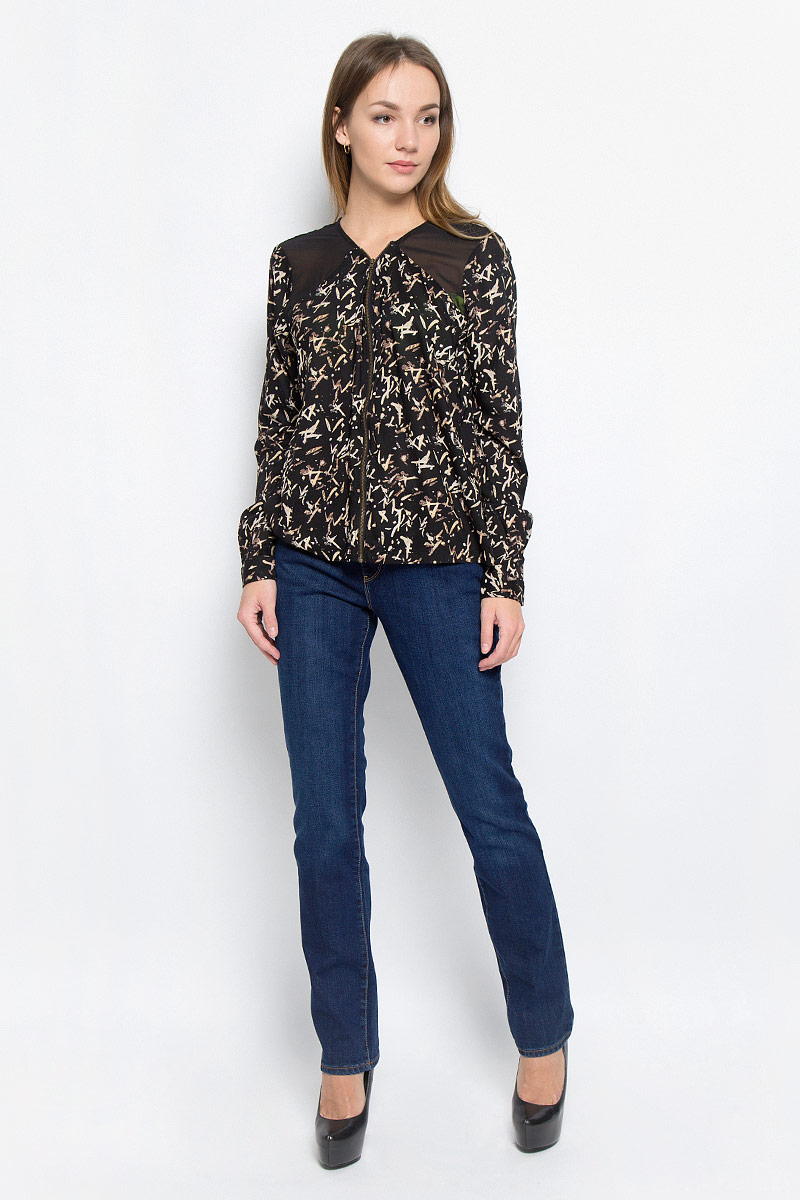 Джинсы женские Wrangler Drew, цвет: темно-синий. W24SX479G. Размер 30-32 (46-32)W24SX479G Джинсы женские Wrangler Drew, цвет: темно-синий. W24SX479G. Размер 30-32 (46-32)W24SX479GСтильные женские джинсы Wrangler Drew станут отличным дополнением к вашему гардеробу. Изготовленные из хлопка с добавлением эластана, они мягкие и приятные на ощупь, не сковывают движения и позволяют коже дышать. Джинсы прямого кроя по поясу застегиваются на металлическую пуговицу и имеют ширинку на застежке-молнии, а также шлевки для ремня. Модель имеет классический пятикарманный крой: спереди - два втачных кармана и один маленький накладной, а сзади - два накладных кармана. Изделие оформлено контрастной отстрочкой и легкими потертостями.Современный дизайн и расцветка делают эти джинсы модным предметом одежды. Это идеальный вариант для тех, кто хочет заявить о себе и своей индивидуальности и отразить в имидже собственное мировоззрение.