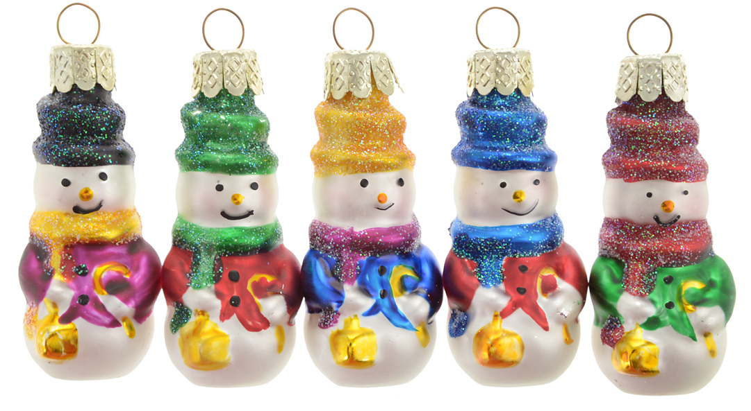 Украшение новогоднее подвесное Winter Wings Снеговички, 6 х 2,5 х 2 см, 5 штN07848 Украшение новогоднее подвесное Winter Wings Снеговички, 6 х 2,5 х 2 см, 5 штN07848Набор украшений Winter Wings Снеговички прекрасно подойдет для праздничного декора новогодней ели. Изделия выполнены из высококачественного стекла. Набор состоит из пяти разноцветных фигурок в виде снеговиков. Для удобного размещения на елке на украшениях предусмотрены ушки и веревочки.Елочная игрушка - символ Нового года. Она несет в себе волшебство и красоту праздника. Создайте в своем доме атмосферу веселья и радости, украшая новогоднюю елку нарядными игрушками, которые будут из года в год накапливать теплоту воспоминаний. Откройте для себя удивительный мир сказок и грез. Почувствуйте волшебные минуты ожидания праздника, создайте новогоднее настроение вашим дорогим и близким.