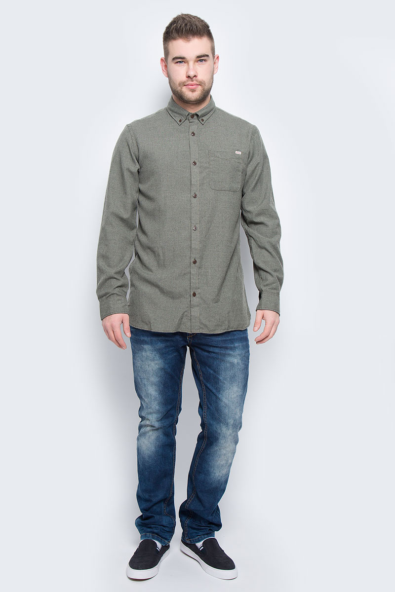 Рубашка мужская Jack & Jones, цвет: хаки. 12113437. Размер M (46)12113437_Rosin Рубашка мужская Jack & Jones, цвет: хаки. 12113437. Размер M (46)12113437_RosinМужская рубашка Jack & Jones выполнена из полиэстера с добавлением вискозы. Рубашкас длинными рукавами и отложным воротником застегивается на пуговицы спереди. Манжеты рукавов также застегиваются на пуговицы. На груди расположен накладной карман.