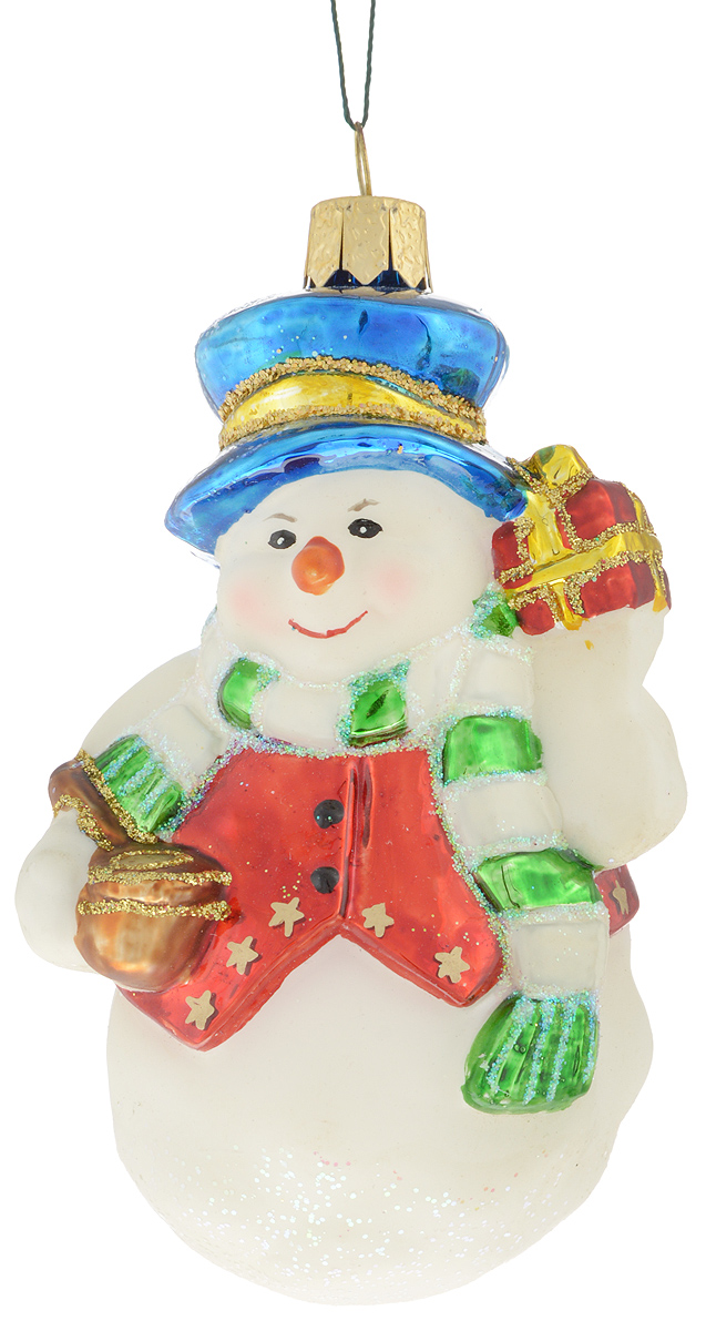 Украшение новогоднее подвесное Winter Wings Снеговик в синей шапке, 6,5 х 5 х 11 смN07119 Украшение новогоднее подвесное Winter Wings Снеговик в синей шапке, 6,5 х 5 х 11 смN07119Новогоднее подвесное украшение Winter Wings Снеговик в синей шапке прекрасно подойдет для праздничного декора новогодней ели. Изделие выполнено из высококачественного стекла с блестками. Для удобного размещения на елке на украшении предусмотрено ушко и веревочка.Елочная игрушка - символ Нового года. Она несет в себе волшебство и красоту праздника. Создайте в своем доме атмосферу веселья и радости, украшая новогоднюю елку нарядными игрушками, которые будут из года в год накапливать теплоту воспоминаний. Откройте для себя удивительный мир сказок и грез. Почувствуйте волшебные минуты ожидания праздника, создайте новогоднее настроение вашим дорогим и близким.