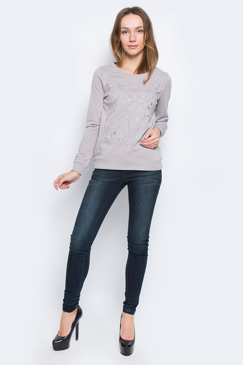 Свитшот женский Broadway Rivers, цвет: тауп. 10156895_799. Размер XS (42)10156895_799 Свитшот женский Broadway Rivers, цвет: тауп. 10156895_799. Размер XS (42)10156895_799Женский свитшот Broadway Rivers выполнен из полиэстера с добавлением хлопка.Модель с круглым вырезом горловины и длинными рукавами. Край горловины, низ рукавов и низ изделия дополнены эластичными резинками. Модель оформлена вышитым узором в виде листьев.