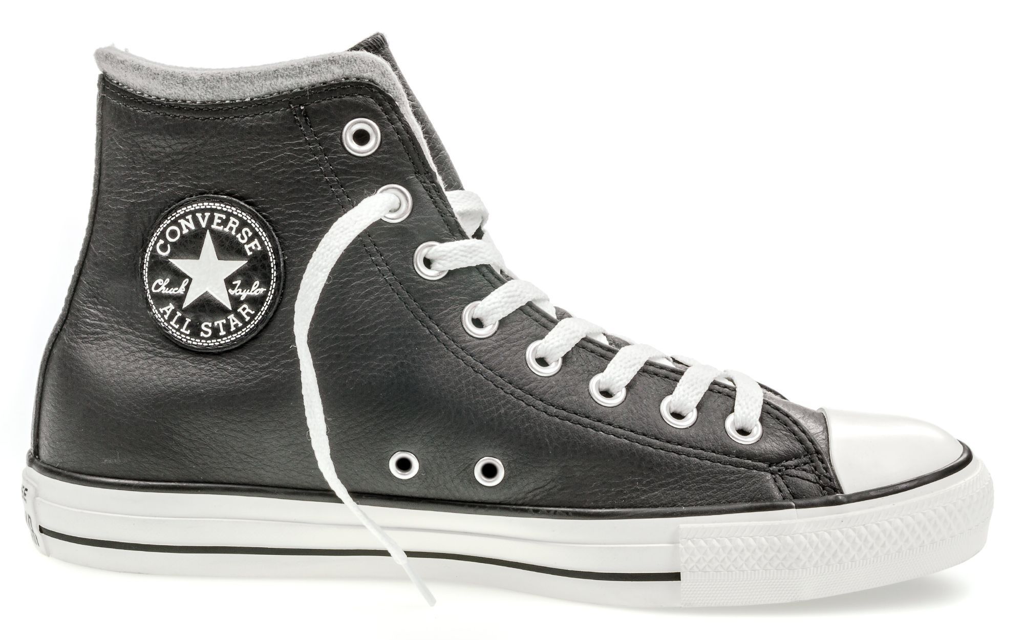 Кеды Converse Chuck Taylor All Star, цвет: черный. 153820. Размер 8,5 (42)153820 Кеды Converse Chuck Taylor All Star, цвет: черный. 153820. Размер 8,5 (42)153820Модные кеды Chuck Taylor All Star от Converse выполнены из натуральной кожи. Мыс модели защищен прорезиненной вставкой. Внутренняя поверхность и стелька из текстиля обеспечивают комфорт. Шнуровка надежно зафиксирует модель на ноге. Подошва дополнена рифлением.