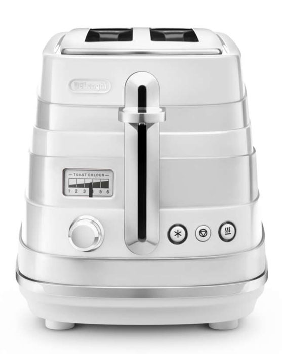 DeLonghi CTA 2103, White тостерCTA 2103 DeLonghi CTA 2103, White тостерCTA 2103Белый корпус придает внешнему виду тостера DeLonghi CTA 2103 строгость и в то же время особый шик. Хромированная отделка смотрится оригинально и гармонично. Кнопки управления имеют неоновую подсветку, так что в темное время суток вы без проблем сможете им управлять. Тостер выполнен в классическом стиле, который придется по душе людям с изысканным вкусом.Тостер делает хрустящие гренки благодаря инфракрасному излучению от спиралей, находящихся внутри корпуса. Прибор работает на мощности 900 Вт, что делает его работу быстрой и результативной. Горячие тосты будут готовы всего за несколько минут. С первого взгляда может показаться, что тостер - это простое устройство лишь для поджаривания ломтиков хлеба. Но это не так! Функциональные возможности прибора намного шире. Функция подогрева пригодится вам для остывших тостов. Функция размораживания - для хлеба из морозильной камеры. Функция односторонний подогрев дает возможность и разогреть уже готовые хлебцы, и сделать поджаривание тоста лишь с одной стороны. Функция отмены позволяет закончить работу тостера в любой момент, когда вы посчитаете нужным. Вы можете выбрать из шести вариантов степени прожарки тостов. Слегка подрумяненный или максимально прожаренный хлеб - регулируйте легким поворотом ручки управления. Благодаря этой функциональной особенности решается вопрос разных вкусовых предпочтений. Ведь теперь каждый член вашей семьи может приготовить тост по своему вкусу.