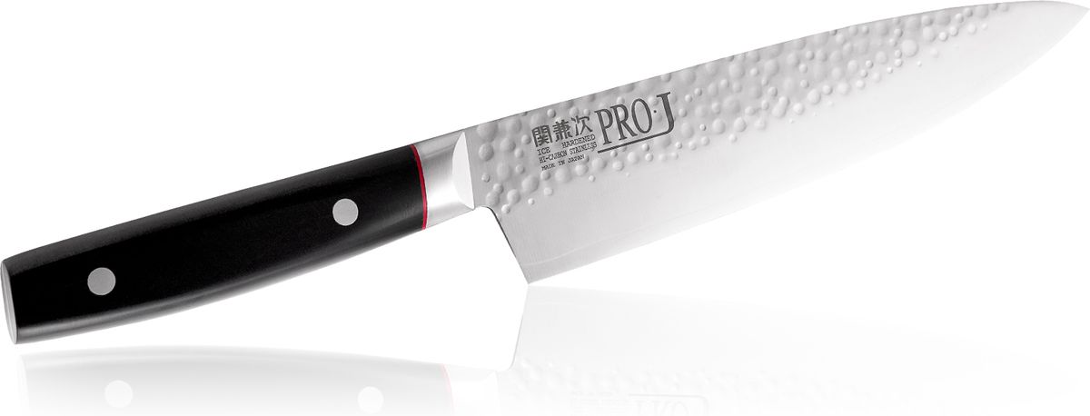 Нож Шеф Kanetsugu Pro-J, 200 мм6005 Нож Шеф Kanetsugu Pro-J, 200 мм6005Нож Kanetsugu Pro-J изготовлен по пакетной технологии. В центре высокоуглеродистая сталь. Заточка линзовидная. Рукоять выполнены из ламинированной древесины.Правила эксплуатации: - Хранить нож следует в сухом месте. - После использования, промойте нож теплой водой и протрите насухо. - Оставление ножа в загрязненном состоянии может привести к образованию коррозии. Запрещается: - Мыть нож в посудомоечной машине. - Хранить ножи в одной емкости со столовыми приборами. - Резать на твердых поверхностях: каменных столешницах, керамических тарелках, акриловых досках. - Запрещается нецелевое использование ножа: вскрывать консервные банки, разрезать кости, скоблить твердые поверхности, резать замороженные продукты. Правка производится легкими движениями на водном камне или мусате. Заточка ножа - сложный технологический процесс, должен производиться профессионалом на специальном оборудовании. Услуга по заточке ножа предоставляется специалистами компании «Тоджиро». Уважаемые клиенты! В случае несоблюдения правил эксплуатации, нож не подлежит гарантийному обслуживанию.