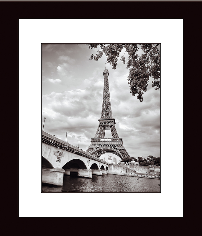 Картина Postermarket Эйфелева башня и мост Йена, 27 х 32 см. NI 43NI 43 Картина Postermarket Эйфелева башня и мост Йена, 27 х 32 см. NI 43NI 43Картина Postermarket Эйфелева башня и мост Йена прекрасно подойдет для декора интерьера различных помещений. Картина для интерьера (постер) - это современное и актуальное направление в дизайне помещений. Ее можно использовать для оформления любых помещений (дом, квартира, офис, бар, кафе, ресторан или гостиница). Правильное оформление интерьера создает благоприятный психологический климат, улучшает настроение и мотивирует.Размер картины: 270 x 320 мм.