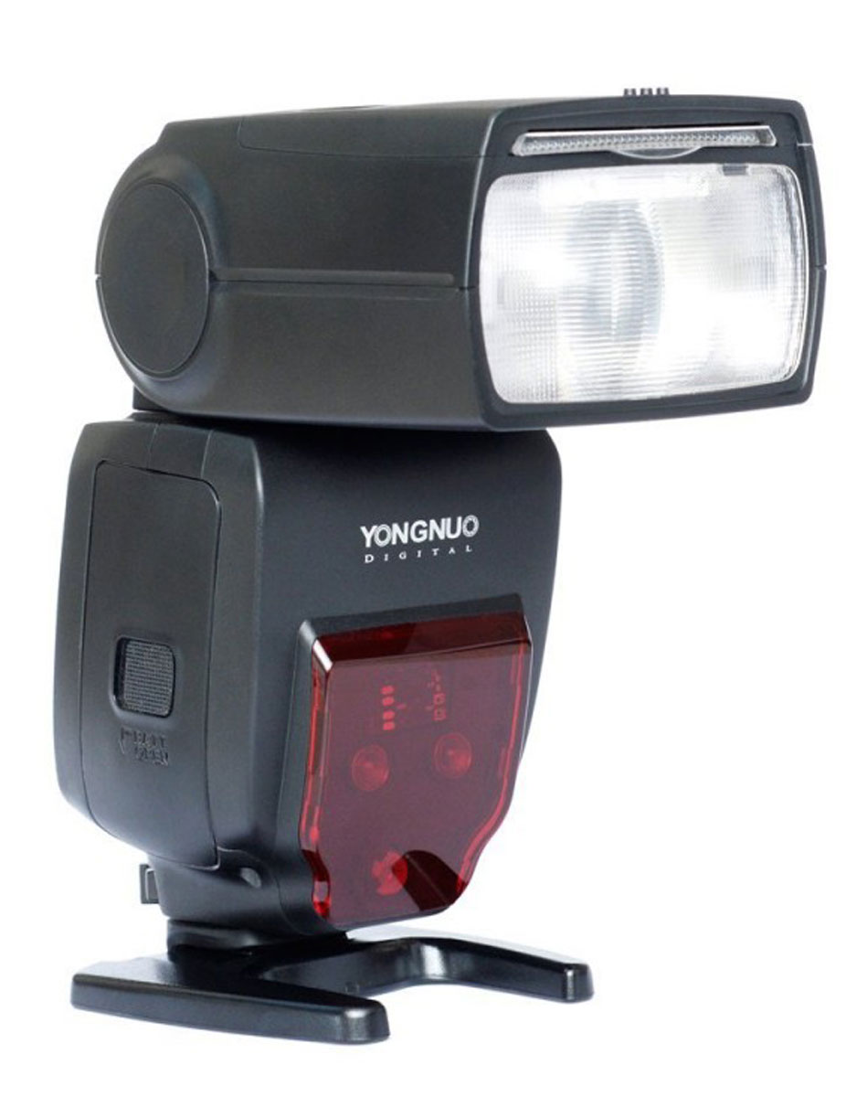 YongNuo Speedlite YN685 вспышка для CanonYN685 YongNuo Speedlite YN685 вспышка для CanonYN685Китайская компания YongNuo вновь пополнила ряд многофункциональных накамерных вспышек, выпустив в свет Yongnuo YN685 со встроенным радиопередатчиком с частотой 2,4 ГГц. Е-TTL-вспышка YongNuo Speedlite YN685 обладает самыми широкими на данный момент возможностями, касающимися беспроводной радиосинхронизации. В ней присутствует функция ручного запуска и дистанционное управление, которое реализуется при помощи YN560-TX и YN-560 IV, а именно управления триггерами Yongnuo RF-605. Также аппарат оснащен поддержкой моделей RF-603 и RF-603 II. Всё, что необходимо иметь в начинке подобной топовой вспышки, присутствует с лихвой: старшая модель Speedlite поддерживает режим TTL, возможность подсветки с выдержкой короче 1/180 – HSS, имеет несколько режимов срабатывания по двум шторкам, синхроконтакт и разъем для подзарядки от внешних источников питания. Имея такое устройство, вы можете использовать его либо как один командный центр, который будет управлять другими вспышками, либо воспользоваться уже известными YN-622C-TX или YN-560-TX, которые в свою очередь будут управлять всей внешней системой осветительных приборов.Совместимые радиоустройства Yongnuo: YN-622C YN-622C II YN-622C-TX RF-603 RF-603 II RF-605 YN-560 IV YN-560-TX