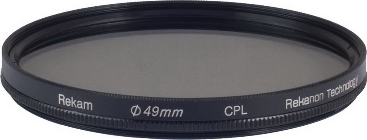 Rekam RF-CPL49 поляризационный фильтр, 49 мм1601002210 Rekam RF-CPL49 поляризационный фильтр, 49 мм1601002210Светофильтры Rekam - это надежный и удобный инструмент для работы профессиональных фотографов. С их помощью можно создавать фотоматериалы, которые невозможно получить обработкой на компьютере. Компания Rekam предлагает большой ассортимент светофильтров, актуальных для цифровой фото и видеосъемки.Поляризационный CPL:Циркулярный поляризационный фильтр предназначен для уменьшения бликов и отражений от воды и других поверхностей.- Усиливает цвета.- Уменьшает контраст между небом и землей.- Сокращает количество света, попадающего на матрицу фотоаппарата на 1-3 ступени.ОСОБЕННОСТИ ФИЛЬТРОВ CPL СЕРИИ Z PRO SLIM:- Ультратонкий профиль.- Специальное черное антибликовое покрытие оправы фильтра.- Оптическое стекло фильтра покрыто специальным составом в 16 слоев, который снижает потери света при отражении от поверхности фильтра.- Водоотталкивающее покрытие.