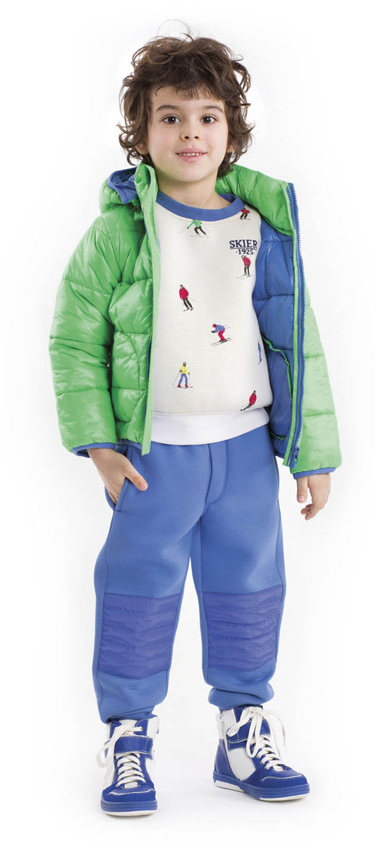 Свитшот для мальчика Gulliver, цвет: белый. 21603BMC1602. Размер 9821603BMC1602 Свитшот для мальчика Gulliver, цвет: белый. 21603BMC1602. Размер 9821603BMC1602О, Спорт, ты - Мир! - именно эту фразу хочется произнести, глядя наэтот замечательный свитшот! Он - образец того, какими должны быть модные детские свитшоты. Оригинальный рисунок ткани - энергичные разноцветные лыжники, спускающиеся с белоснежных гор, рождает самые лучшие ассоциации. Свитшот выполнен из мягкого уютного неопрена. Если вы решили купить свитшот, вам стоит обратить внимание на эту модель! Свежесть, динамика, оригинальность этой модели сделают образ ребенка интересным и запоминающимся.