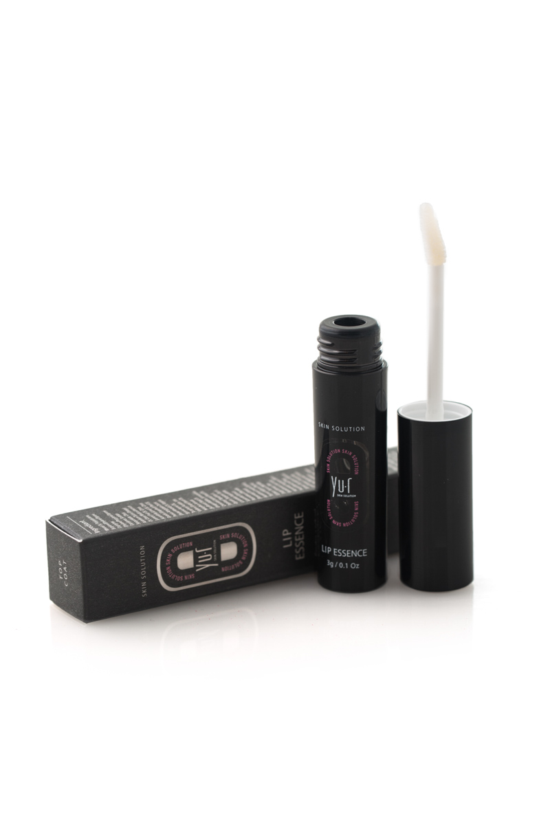 Бальзам для губ Yu-r Lip Essence (бесцветный), 3 г00-00000038 Бальзам для губ Yu-r Lip Essence (бесцветный), 3 г00-00000038Бальзам используется для придания блеска губам. Компоненты бальзама способствуют поддержанию естественного уровня влаги и комплексному оздоровлению