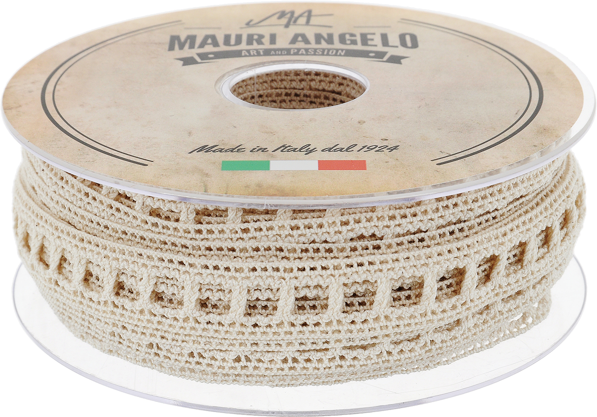 Лента кружевная Mauri Angelo, цвет: бежевый, 1,9 см х 20 мMR2072/E_бежевый Лента кружевная Mauri Angelo, цвет: бежевый, 1,9 см х 20 мMR2072/E_бежевыйДекоративная кружевная лента Mauri Angelo - текстильное изделие без тканой основы, в котором ажурный орнамент и изображения образуются в результате переплетения нитей. Кружево применяется для отделки одежды, белья в виде окаймления или вставок, а также в оформлении интерьера, декоративных панно, скатертей, тюлей, покрывал. Главные особенности кружева - воздушность, тонкость, эластичность, узорность.Декоративная кружевная лента Mauri Angelo станет незаменимым элементом в создании рукотворного шедевра. Ширина: 1,9 см.Длина: 20 м.