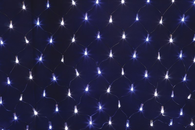 Гирлянда Neon-Night Сеть, 176 LED, цвет: черный, белый, синий, 2 х 0,7 м215-012 Гирлянда Neon-Night Сеть, 176 LED, цвет: черный, белый, синий, 2 х 0,7 м215-012Гирлянда-сеть представляет из себя конструкцию в виде прямоугольника размером 2*0,7 метра, разбитого на равные ромбы, в углах которых находятся диоды белого и синего цвета, причем диоды чередуются по линии. Гирлянда имеет степень влагозащиты IP44 и ПВХ провод черного цвета, что позволит вам быстро и выгодно решить вопрос с декоративным украшением любых объектов как внутри помещения, так и снаружи. В комплекте идет контроллер с 8 режимами свечения, что позволяет гирлянде работать в динамеке. Данная гирлянда используется для украшения фасадов и потолков зданий практически любой площади, отлично подходит для украшения небольших кустов, растяжки между направляющими в беседке или веранде, ей можно легко и быстро обмотать колонны или столбы, служит красивым декором окон зданий. Гирлянда-сеть имеет самое лучшее отношение цены к площади декорирования относительно других гирлянд, что делает ее уникальной в своем роде.