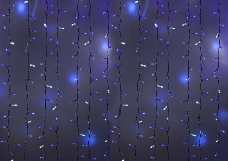 Гирлянда Neon-Night Светодиодный Дождь, эффект мерцания, цвет: белый, синий, 2 х 3 м235-213 Гирлянда Neon-Night Светодиодный Дождь, эффект мерцания, цвет: белый, синий, 2 х 3 м235-213Гирлянда Светодиодный Дождь представляет собой гибкий горизонтальный шнур-шину (2м), к которому через определенные промежутки крепятся вертикальные нити (20 шт.) со светодиодными лампами, которые отличаются от «Бахромы» тем, что имеют одинаковую, достаточно значительную длину, часто превышающую протяженность шины. На концах каждой шины есть разъем и штепсель, которые предназначены для последовательного соединения нескольких световых дождей в большой занавес ПЛЕЙ-ЛАЙТ. Используя занавес, можно не только создавать красивые световые занавесы или оформлять различные плоскости, например, фасады домов, окна и т.д., но и украшать объемные объекты. Гирлянду, работающую в непрерывном свечении, называют фиксинг, а использующую режим светодинамики – чейзинг. Режим чейзинг имеет различные светодинамические эффекты. Данная гирлянда имеет эффект мерцания.Сегодня в гирляндах источником света служат светодиоды, которые пришли на смену применявшимся ранее лампам накаливания. С полупроводниковыми источниками гирлянда стала более надежной, потребляет меньше энергии, обрела более насыщенное сияние. Данная гирлянда имеет синий цвет свечения светодиодов.