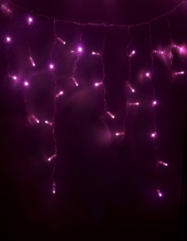 Гирлянда Neon-Nigh Айсикл, светодиодная бахрома, цвет: прозрачный, розовый, 4,8 х 0,6 м255-148 Гирлянда Neon-Nigh Айсикл, светодиодная бахрома, цвет: прозрачный, розовый, 4,8 х 0,6 м255-148Гирлянда Айсикл плей-лайт - это световой дождь с нитями разной длины. Она имитирует сосульки и может послужить эффектным и оригинальным решением при декорировании карнизов домов, оконных проемов, арок и других элементов как фасадов здания, так и интерьеров внуренних помещений. Благодаря использованию в гирлянде светодиодов ее отличительной особенностью является изрядная яркость и низкое энергопотребление. Цвет свечения розовый. Цвет провода прозрачный. Степень влагозащиты позволяет использование на улице. При длине 4,8 метра гибкая направляющая имеет 48 нитей длиной от 20 до 60 см.