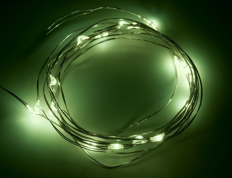 Гирлянда Neon-Night Роса, светодиодная, 20 LED, цвет: зеленый, 2 м303-008 Гирлянда Neon-Night Роса, светодиодная, 20 LED, цвет: зеленый, 2 м303-008Гирлянда светодиодная Роса состоит из тонкого провода длиной 2 м с расположенным на нем 20 светодиодами зеленого цвета свечения, а также батарейного блока. Блок крепится на дополнительный провод 30 см. Питание осуществляется при помощи 3 батареек типа AA. Данная гирлянда найдет свое применение в дизайнерских решениях внутри помещений при украшении предметов интерьера, растений и даже букетов цветов.