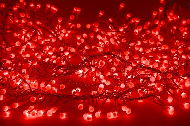 Гирлянда Neon-Night Мишура, светодиодная, 288 LED, цвет: прозрачный, красный, 3 м303-602 Гирлянда Neon-Night Мишура, светодиодная, 288 LED, цвет: прозрачный, красный, 3 м303-602Гирлянда Мишура LED представляет собой гирлянду, которая имитирует пушистую елочную мишуру, на концах которой расположены светящиеся шарики. Такая Мишура может быть отлично использована как для украшения домашней ели, так в целом для оформления интерьера дома или на работе.Данная гирлянда имеет длину 3м, на которой равномерно расположено 288 диодов красного цвета свечения.