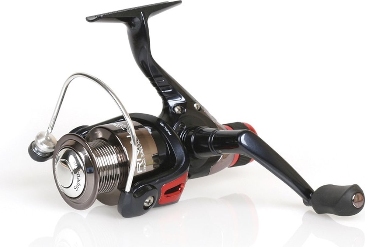 Катушка Atemi Rival 30-RD, 3+1 bb, задний фрикцион, 5,5:1, 0,3 мм/100 м109-01430 Катушка Atemi Rival 30-RD, 3+1 bb, задний фрикцион, 5,5:1, 0,3 мм/100 м109-01430Рыболовная безынерционная графитовая катушка Atemi Rival 30-RD являет собой идеал добротной и скрупулезной европейской сборки и безупречности работы механизмов. Имеет набор технических показателей, которые свойственны более дорогим европейским и японским снастям, благодаря чему катушка имеет огромный спрос как у спортсменов-рыболовов, так и у новичков. Отлично подходит для спиннинговой ловли. Катушка обладает легким плавным ходом, люфты отсутствуют. Леска укладывается ровно, без бороды.Емкость шпули: 0,3 мм/100 м.
