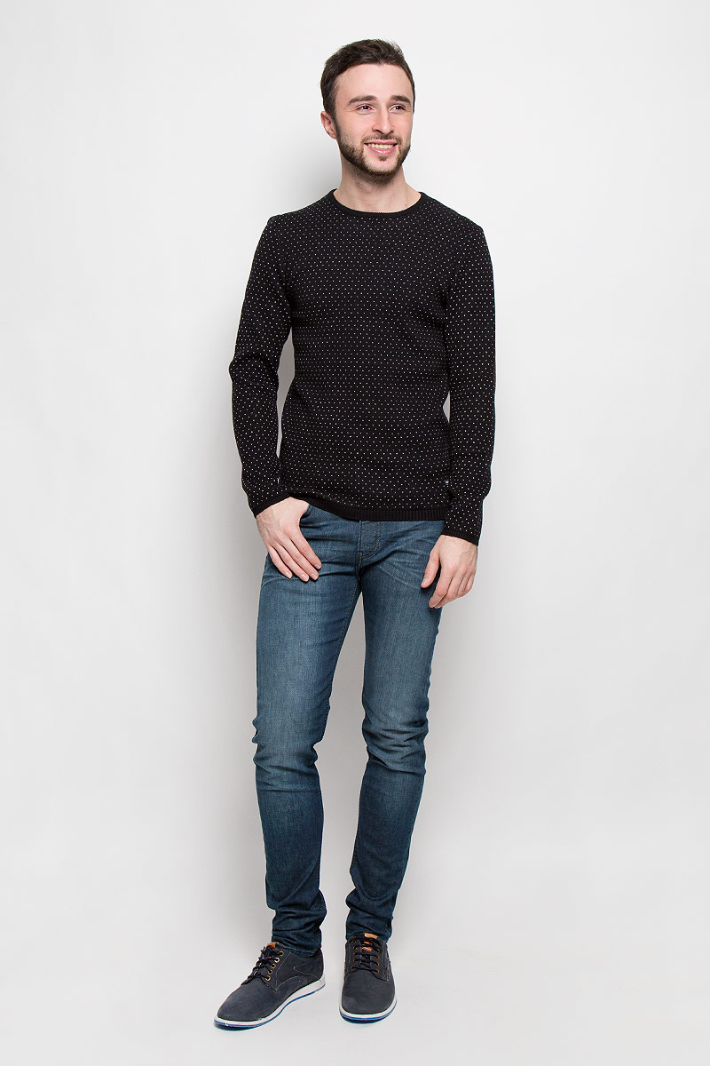 Джемпер мужской Tom Tailor Denim, цвет: черный. 3022274.62.12_2999. Размер M (48)3022274.62.12_2999 Джемпер мужской Tom Tailor Denim, цвет: черный. 3022274.62.12_2999. Размер M (48)3022274.62.12_2999Стильный мужской джемпер Tom Tailor выполнен из натурального хлопка. Модель с круглым вырезом горловины и длинными рукавами. Манжеты рукавов, низ изделия и горловина связаны резинкой.