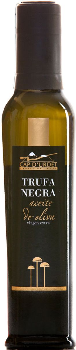 Cap dUrdet Оливковое масло Extra Virgin с черным трюфелем, 250 мл8414943001895 Cap dUrdet Оливковое масло Extra Virgin с черным трюфелем, 250 мл8414943001895Кап де Урдет оливковое масло Extra Virgin с черным трюфелем - масло из оливок сорта Арбекина, обладает нежной, шелковистой текстурой, сладковатым миндальным вкусом и запоминающимся ароматом черного трюфеля. Производится семейным предприятием Испании URDET из небольшого городка Sant Llorenc de Morunys (Каталония) у подножия Пиренеев, где традиционно занимаются производством продуктов из трюфеля и грибов с 1989 г. Черный трюфель - бриллиант кухни и лучший подарок для настоящего гурмана. Стоимость свежего гриба доходит до нескольких тысяч евро, что объясняется природным происхождением и коротким сроком появления на прилавках. Сбор трюфелей требует опыта и сопровождения - специально обученных свиней или собак. Трюфель обладает ярким, запоминающимся ароматом и приятным вкусом. Всего несколько грамм трюфеля или оливкового масла с ним меняют блюдо целиком, придавая ему изысканность произведения высокой кухни.В Древней Греции и Древнем Риме этому грибу приписывали лечебные свойства, а средневековыми алхимиками и магами он использовался в колдовских целях. Но наибольшую популярность они получили во времена царствования Людовика XIV, когда считались афродизиаком. В России же трюфели появились после войны 1812 года.
