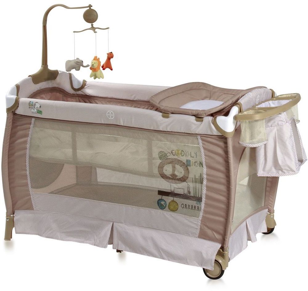 Lorelli Манеж-кроватка SleepNDream цвет бежевый10080311707 Lorelli Манеж-кроватка SleepNDream цвет бежевый10080311707Манеж-кроватка Lorelli SleepNDream - практичная и компактная модель, которая поможет родителям на время ограничить перемещение малыша по дому и сделает его пребывание абсолютно безопасным. Плюсом модели является два уровня высоты ложа. Первый уровень используется для новорожденных. Когда ребенок подрастет, дно можно опустить на второй уровень и использовать манеж не опасаясь, что ребенок вывалится из него.Особенности:Удобный пеленальный столикСбоку отверстие на молнииКолесики для перемещения по полуКомпактное складываниеМузыкальная карусель с подвесными игрушкамиПодставка для аксессуаров и мелочей