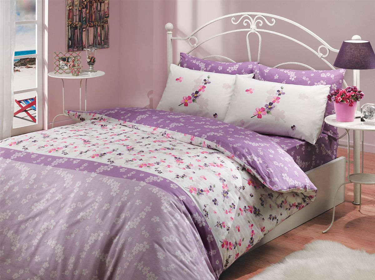 Комплект белья Hobby Home Collection Ilya, евро, наволочки 50x70, 70x70, цвет: лиловый1501000239 Комплект белья Hobby Home Collection Ilya, евро, наволочки 50x70, 70x70, цвет: лиловый1501000239Комплект белья Hobby Home Collection состоит из простыни, пододеяльника и 4 наволочек. Белье выполнено из ранфорса - это ткань из 100% натурального хлопка, которая легко стирается, практичнее льна, подстраивается под температуру воздуха - зимой на таком белье тепло, летом - прохладно. Мягкость и нежность материала создает чувство комфорта и защищенности. У хлопка хорошая проводимость тепла, поэтому постельное белье из него может надолго оставаться свежим. Постельное белье с оригинальными дизайнами станет отличным выбором для людей, стремящихся всегда быть стильными.