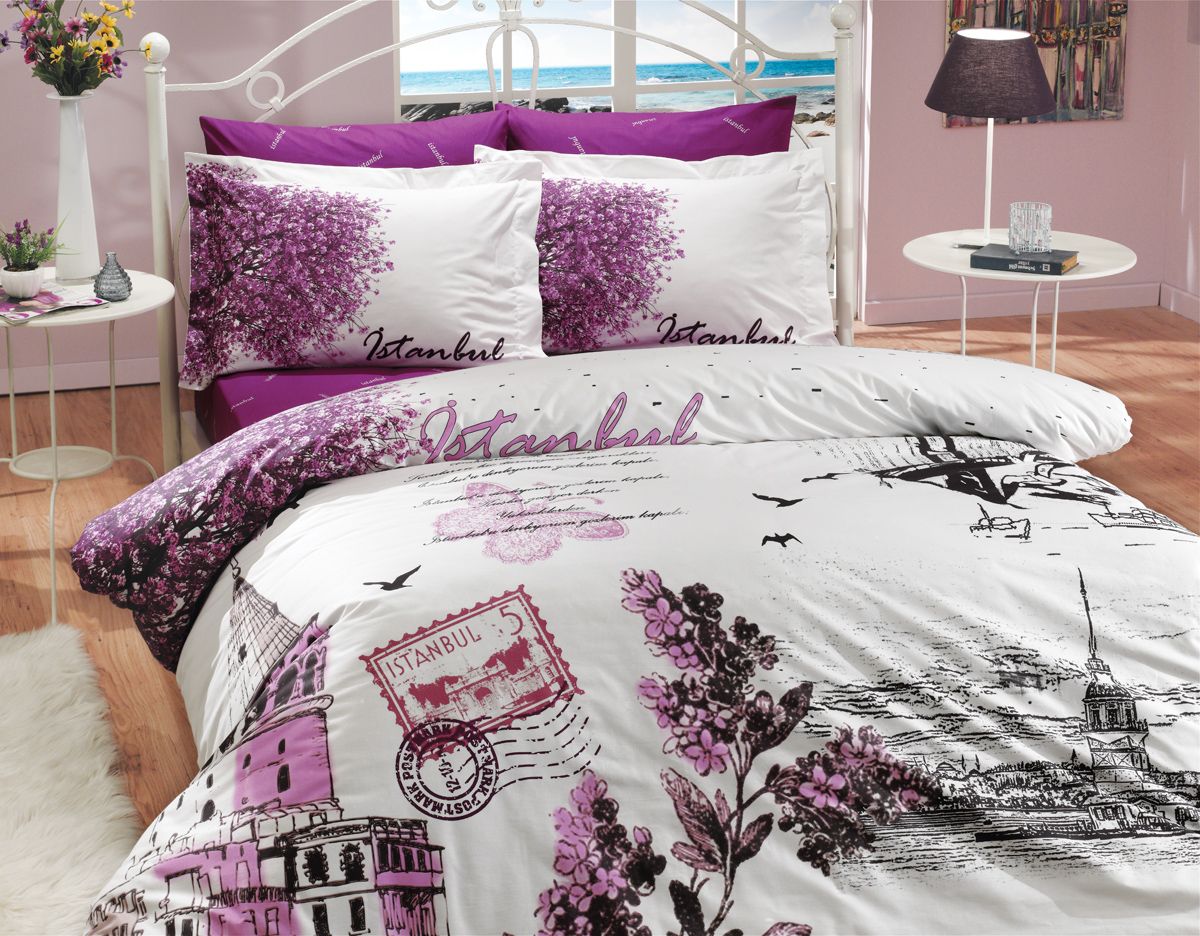 Комплект белья Hobby Home Collection Istanbul Panaroma, 2-спальный, наволочки 70x70, цвет: фиолетовый1501000660 Комплект белья Hobby Home Collection Istanbul Panaroma, 2-спальный, наволочки 70x70, цвет: фиолетовый1501000660Комплект белья Hobby Home Collection состоит из простыни, пододеяльника и 4 наволочек. Белье выполнено из поплина - это ткань из 100% натурального хлопка. По легенде этот материал впервые произвели во французской резиденции Папы Римского, городе Авиньон. За это ткань назвали поплином, что означает папский. По своим характеристикам она напоминает бязь, однако, на ощупь гораздо более мягкая и гладкая. Прекрасные потребительские качества обеспечили поплину популярность у розничного покупателя: ткань не выцветает и не мнется, ее можно не гладить вообще; не линяет и не деформируется при стирке до сорока градусов; на сто процентов состоит из натуральных хлопковых волокон.
