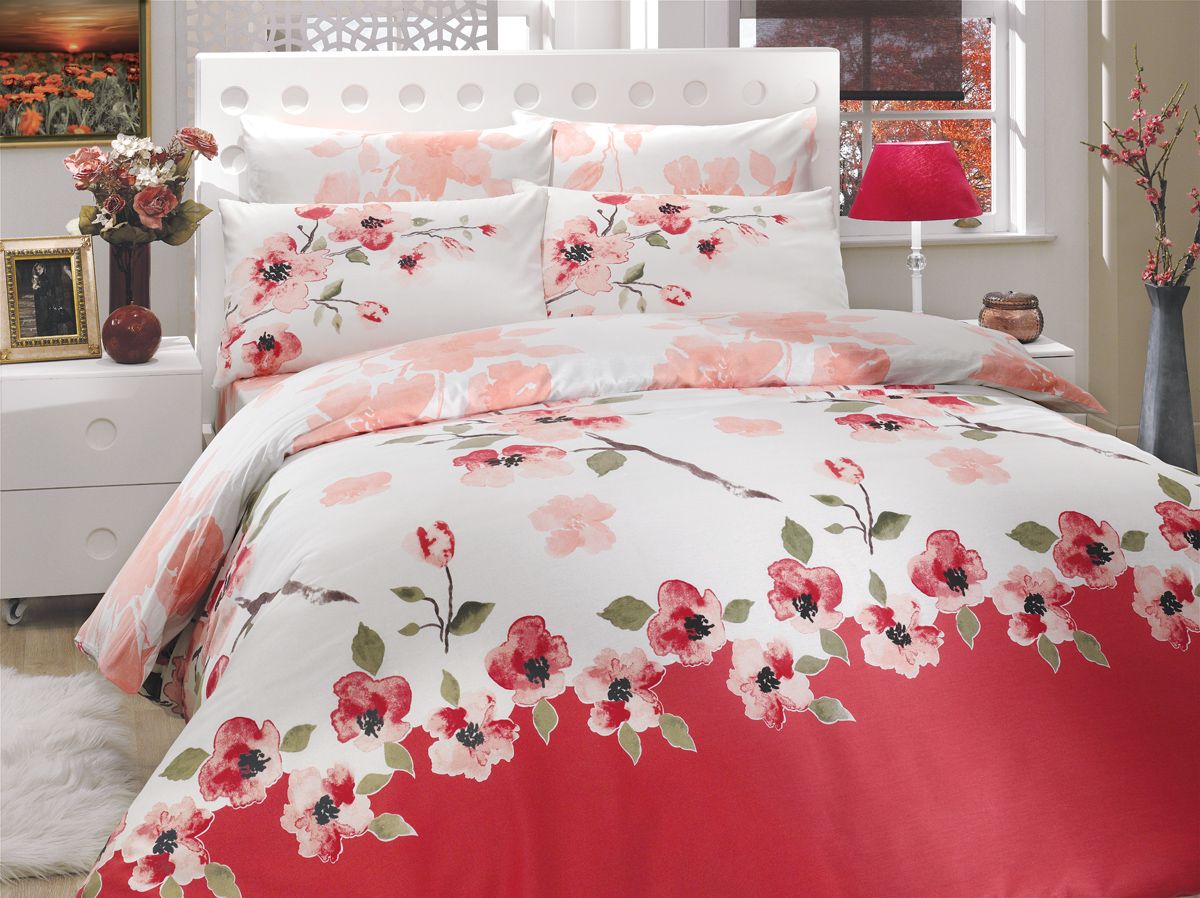 Комплект белья Hobby Home Collection Rosalinda, семейный, наволочки 50x70, 70x70, цвет: розовый1501000988 Комплект белья Hobby Home Collection Rosalinda, семейный, наволочки 50x70, 70x70, цвет: розовый1501000988Комплект постельного белья Hobby Home Collection изготовлен из высококачественного ранфорса (100% натурального хлопка). Ранфорс по своим техническим и тактильным свойствам значительно лучше бязи, практичнее льна и служит более недорогой альтернативой сатину. Ткань подстраивается под температуру воздуха: зимой на таком белье тепло, а летом прохладно. Белье легко стирается, обладает высокой гигроскопичностью и воздухопроницаемостью. Оно является достаточно прочным и стойким к деформациям, поэтому способно выдержать многочисленные циклы стирки. При этом на протяжении всего срока службы белье сохраняет мягкость и легкость. Стильный продукт с оригинальными дизайнами станет отличным выбором для людей, стремящихся всегда быть в центре внимания.