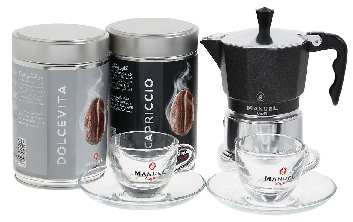 Manuel Caffe Gift Box Black подарочный набор молотого кофе, 1,5 кг8006536201531 Manuel Caffe Gift Box Black подарочный набор молотого кофе, 1,5 кг8006536201531Подарочный набор молотого кофе Manuel Caffe Gift Box Black представлен известной итальянской компанией Manuel, которая предлагает всем любителям душистого кофе познать волшебный мир итальянского кофе и побаловать себя роскошным подарком.Подарочный набор состоит из двух упаковок отменного итальянского кофе - Capriccio и Dolce Vita (по 250 грамм, в металлических банках), маленькой кофеварки, при помощи которой можно приготовить чашку ароматного напитка и двух кофейных пар эспрессо.Кофеварка, выполненная в современном стиле, станет изысканным дополнением в интерьере вашей кухни, а крепкий напиток, сваренный в таком стильном аксессуаре, подарит минуты бесподобного удовольствия.