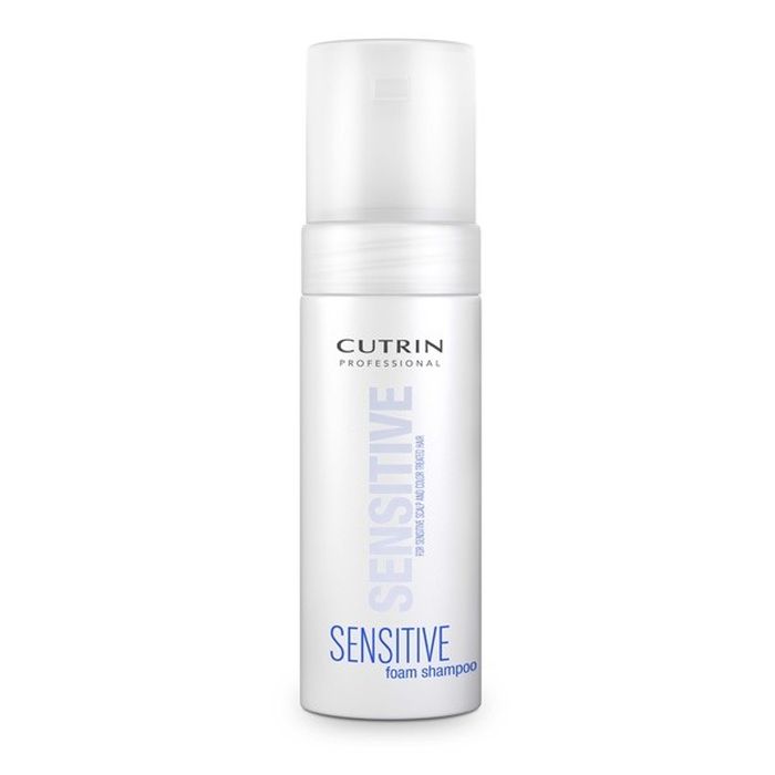 Cutrin Sensitive Shampoo Шампунь-пена для окрашенных волос и чувствительной кожи головы, 150 мл12682 Cutrin Sensitive Shampoo Шампунь-пена для окрашенных волос и чувствительной кожи головы, 150 мл12682Cutrin Sensitive – серия профессиональных средств для волос, разработанная в сотрудничестве с Федерацией Аллергии и Астмы Финляндии (A&A Federation). Продукты серии произведены из тщательно отобранных, максимально безопасных, чистых и мягких ингредиентов, в формулах отсутствуют искусственные отдушки, красители, силиконы и парабены. Cutrin Sensitive - безопасный выбор для каждого: как для потребителей с повышенной чувствительностью кожи головы, склонностью к раздражениям и аллергическим реакциям, так и для мастеров в салонах, регулярно подвергающихся риску из-за работы в химически агрессивной среде. Шампунь без отдушек подходит для ежедневного использования для чувствительной кожи головы. Подходит для окрашенных и нормальных волос. Защищает, увлажняет и укрепляет волосы. Формула разработана для поддержания блеска волос и делает волосы послушными. Волосы становятся сильными и блестящими.