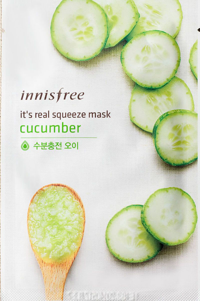 Innisfree Its Real Маска для лица с экстрактом огурца, 20 млУТ-00000253 Innisfree Its Real Маска для лица с экстрактом огурца, 20 млУТ-00000253Маска для лица с экстрактом огурца придает эластичность и здоровый вид коже, обладает длительным увлажняющим эффектом. Хорошо впитывается в кожу и питает ее. Восстанавливает упругость коллагеновых и эластановых волокон. Повышает тонус сосудов и улучшает микроциркуляцию крови. Зеленый комплекс с острова Чеджу (экстракт зеленого чая, вытяжка из кожуры мандарина, экстракт листьев камелии, экстракт кактуса и орхидеи), содержащийся в маске, , увлажнят вашу кожу и сохранят ее надолго здоровой. Без парабенов, красителей, минеральных масел, животных ингредиентов и синтетических ароматов. Маска состоит из трехслойного эластичного материала, который необходимо плотно приложить к коже.