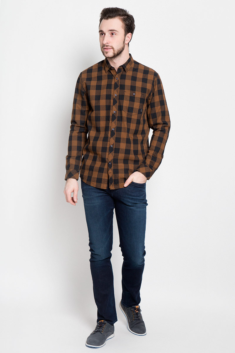 Рубашка мужская Tom Tailor Denim, цвет: коричневый, черный. 2032742.00.12_8607. Размер L (50)2032742.00.12_8607 Рубашка мужская Tom Tailor Denim, цвет: коричневый, черный. 2032742.00.12_8607. Размер L (50)2032742.00.12_8607Стильная мужская рубашка Tom Tailor Denim выполнена из натурального хлопка. Модель с отложным воротником и длинными рукавами застегивается на пуговицы спереди и дополнена нагрудным карманом на пуговице.
